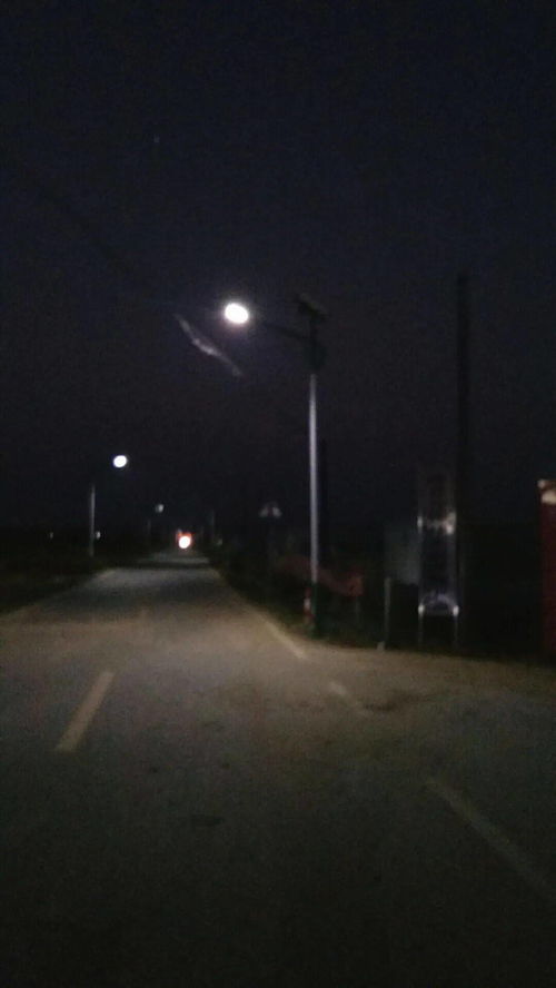 路燈亮了，人心暖了 城市景觀燈的溫度與詩意